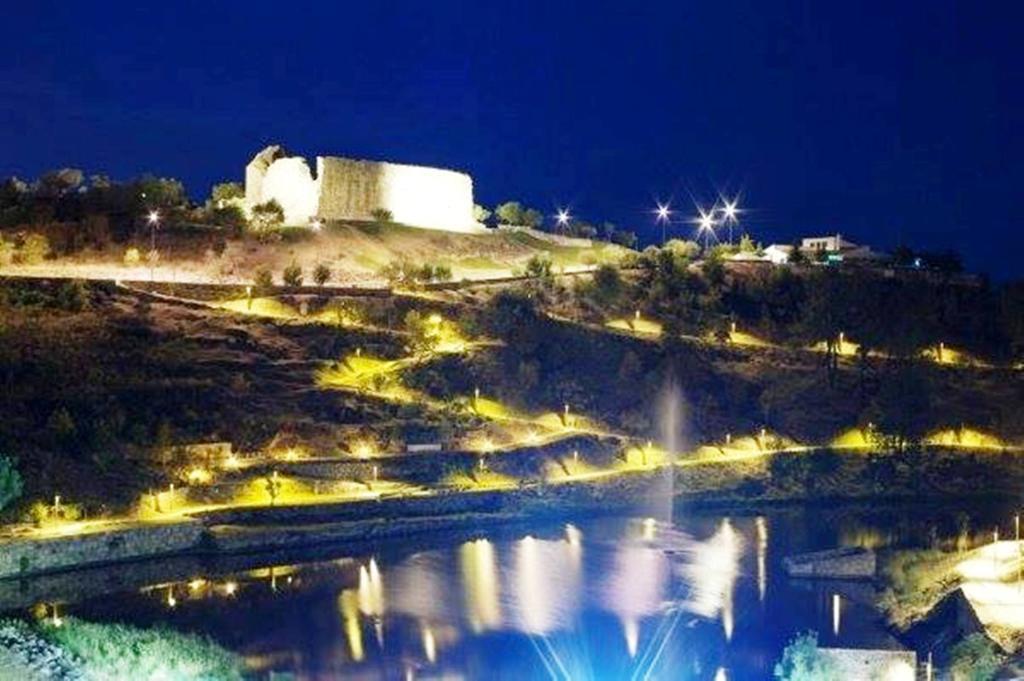Douro Camping มีรันดา โด โดว์โร ภายนอก รูปภาพ